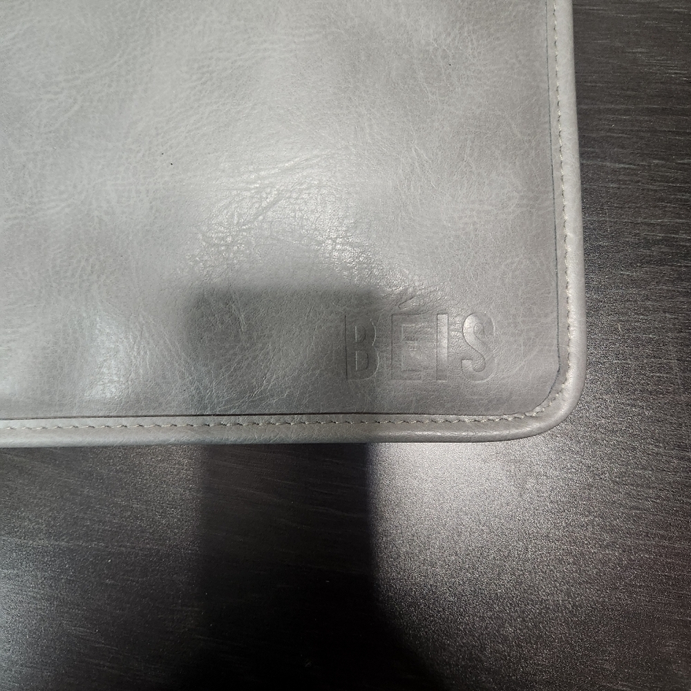 BEIS Silver Tablet Sleeve - Picture 13 of 13